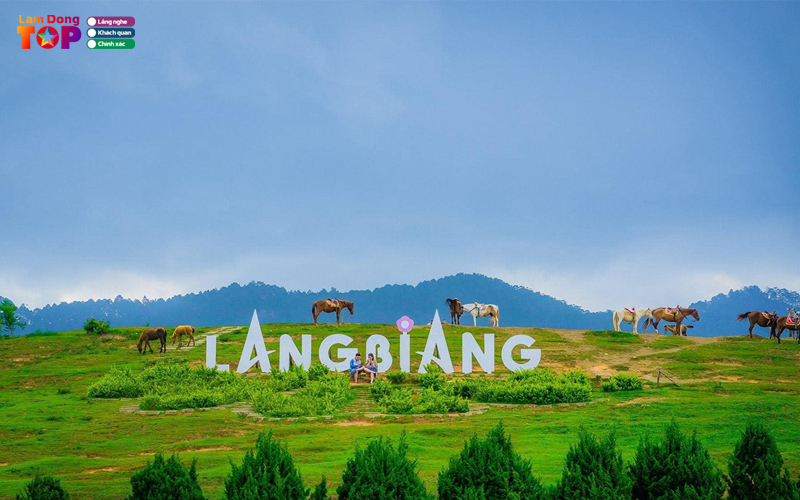 Kham-pha-dinh-langbiang-noc-nha-hung-vi-cua-tay-nguyen-1
