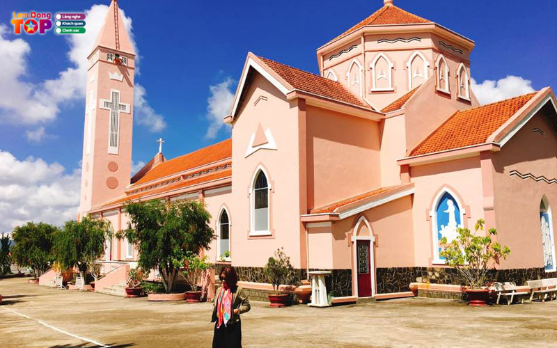 Nha-tho-thanh-mau-da-lat-lamdongtoplist