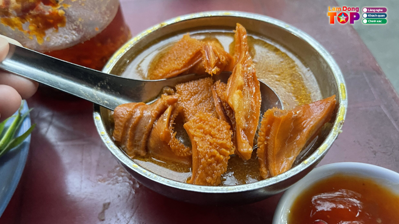 Quan-pha-lau-o-lam-dong